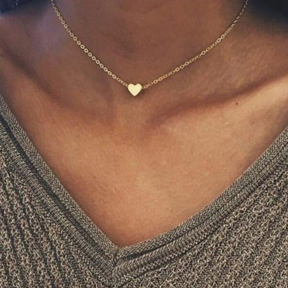 Dainty Heart Necklace (Gold) - Picture 4 of 5